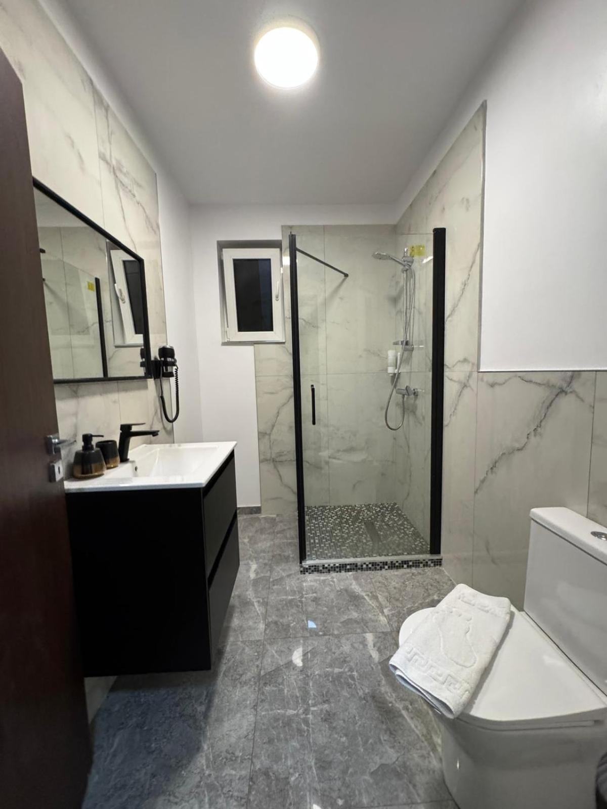 Helix Apartaments Sibiu Exteriör bild